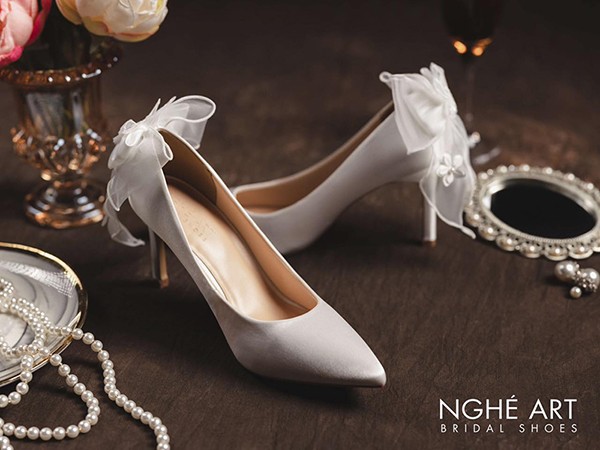 Giày cưới đính nơ: bộ sưu tập độc đáo khiến bao Nàng mê đắm