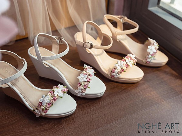 Giày Cưới Mùa Hè - Sự Chọn Lựa Hoàn Hảo Dành Cho Các Nàng Yêu Thích Mùa Hè