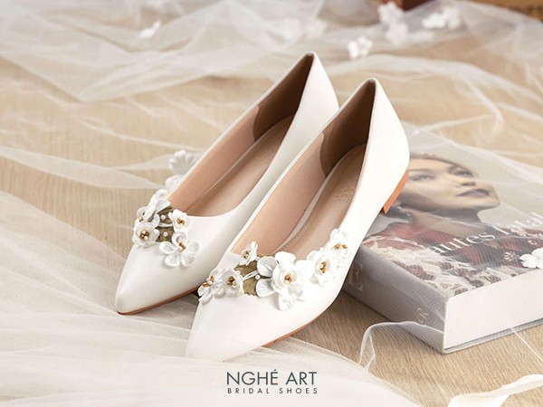 Bộ sưu tập giày cưới White Garden: Vườn Hoa Trắng Tinh Khôi và Nền Nã của nhà Nghé Art Bridal Shoes