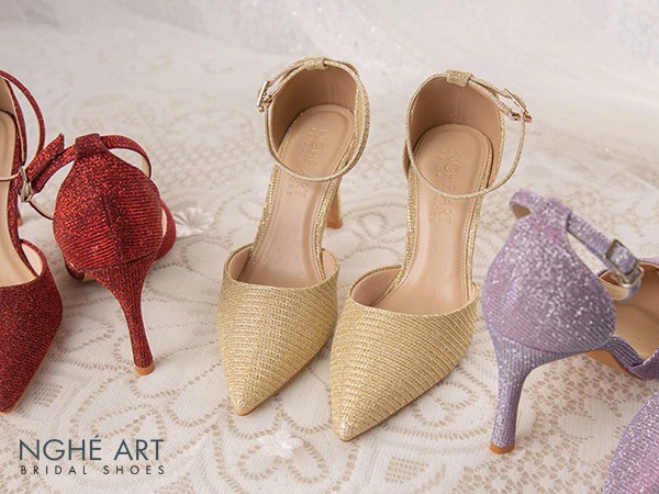 Giày Cao Gót Dành Cho Dịp Tết Âm Lịch: Đồng Hành Cùng Nàng Trong Sự Chuyển Giao Năm Mới