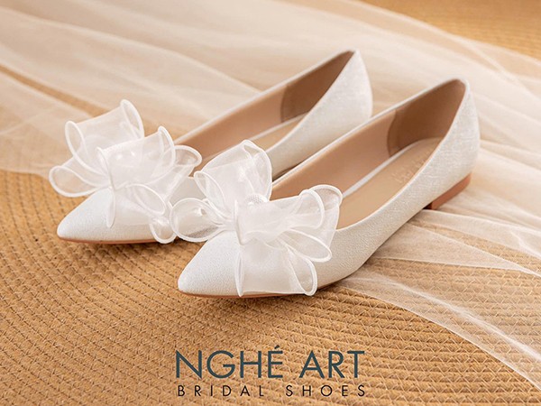 Giày Cưới Cho Cô Dâu Có Bầu: Vẻ Đẹp Rạng Ngời, Bước Đi An Toàn Trong Ngày Trọng Đại