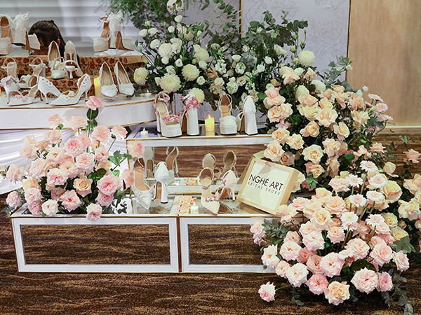 Golden Promise – Nơi Tình Yêu Giao Thoa Với Những Tác Phẩm Giày Cưới Nghé Art Bridal Shoes