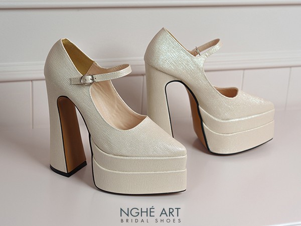 Giày cô dâu Mary Jane Champagne: Bản Tuyên Ngôn Của Sự Sang Trọng Và Cá Tính Từ Nghé Art Bridal Shoes
