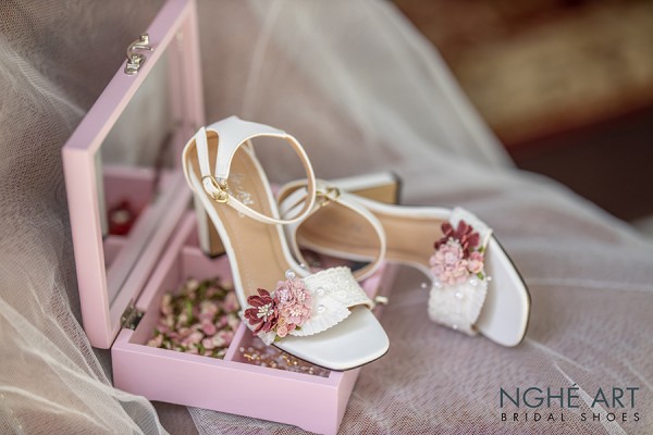 Giày cưới Nghé Art cao gót hoa hồng đỏ 300 - Trắng - 9 phân - Đỏ