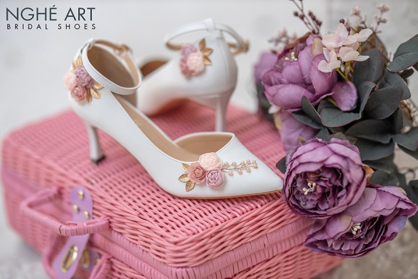Giày cưới Nghé Art hở eo hoa hồng 291 - Trắng - 7 phân
