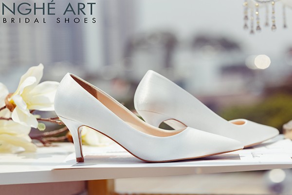 Giày cưới Nghé Art satin trơn 305 - Trắng - 7 phân