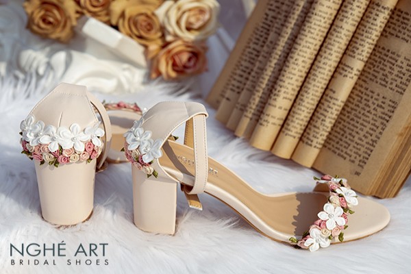 Giày cưới Nghé Art hoa hồng nhí và hoa bưởi 256 - Nude - 8 phân