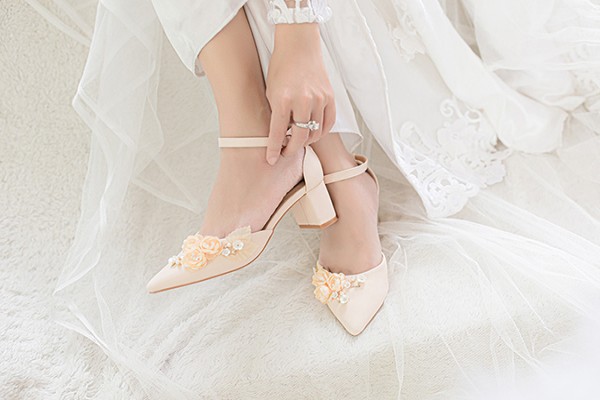 Giày cưới Nghé Art quai ngang đính hoa 216 - 6 phân - nude
