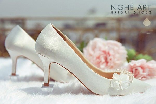 Giày cưới Nghé Art lụa satin đính hoa pha lê 339 - Trắng - 8 phân 5