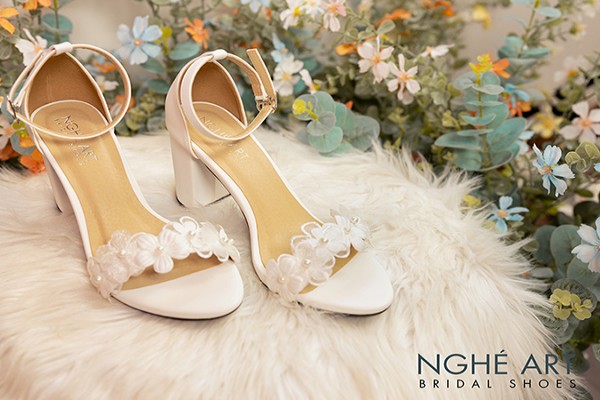 Giày cưới Nghé Art sandal gót vuông 424 - Trắng - 8 phân
