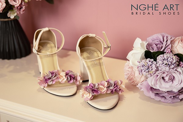 Giày cưới Nghé Art hoa tím Vintage 426T - Trắng - 8 phân
