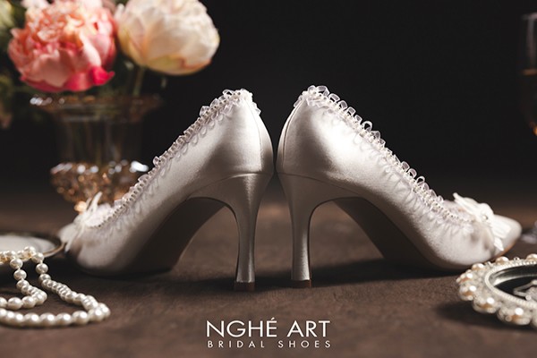 Giày cô dâu Nghé Art lụa satin 446 - Trắng - 8 phân