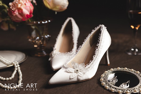 Giày cô dâu Nghé Art lụa satin 446 - Trắng - 7 phân