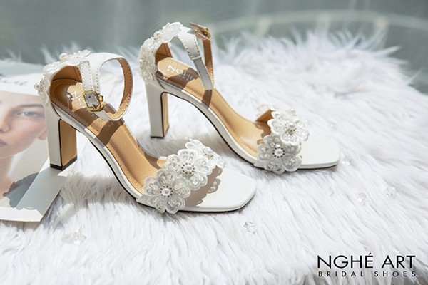 Giày cưới Nghé Art cao gót hoa kim sa 418 - Trắng - 9 phân
