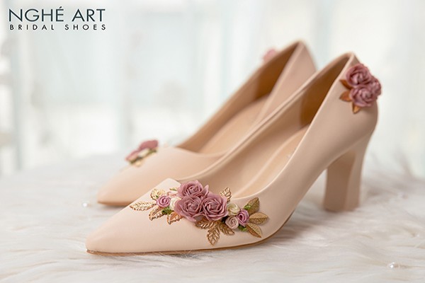Giày cưới Nghé Art gót trụ đính hoa 427 nude - Nude - 7 phân