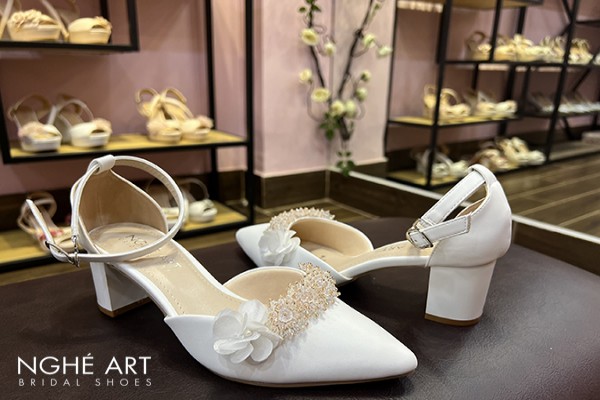Giày cưới Nghé Art cao gót quai đính pha lê 365 - Trắng - 6 phân