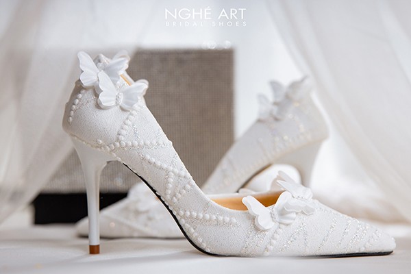 Giày cưới Nghé Art ren đính bướm 465 - Trắng - 9 phân