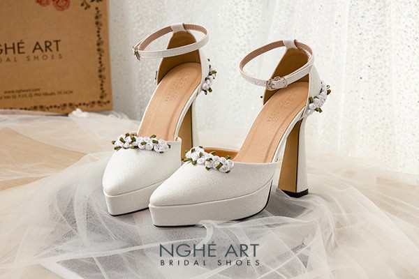 Giày cưới Nghé Art hoa nhí cao 13p 494-481 - Trắng - 13 phân
