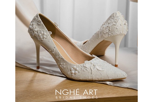 Giày cô dâu Nghé Art ren hoa nhũ trắng cao 10 cm 568-377-10P-NHU-TRANG - Trắng - 10 phân