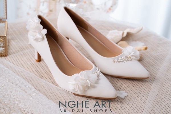 Giày cô dâu Nghé Art đính hoa 275-227-6P-DA-TRANG - Trắng - 6 phân